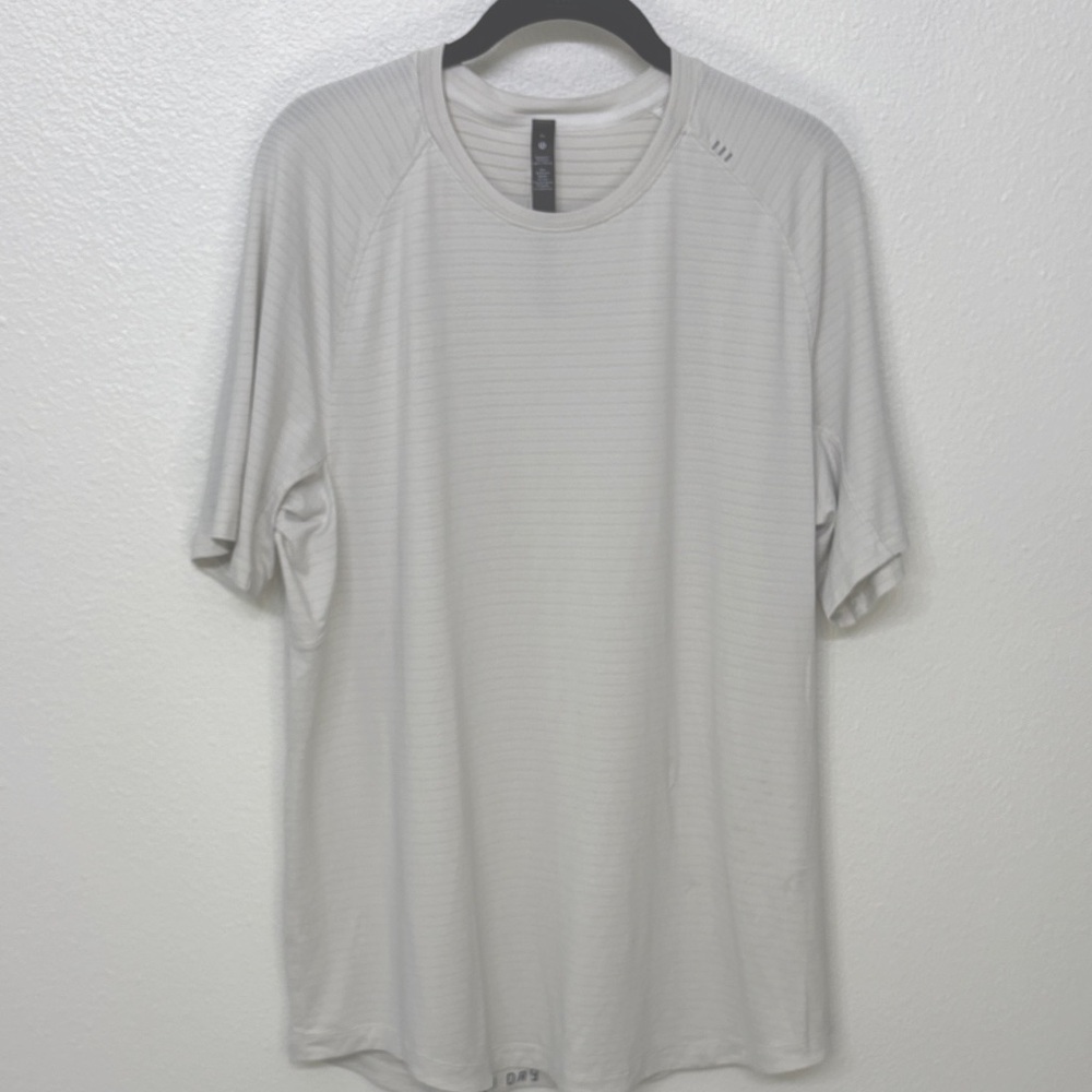 Lululemon Men's Gray/Off White T-Shirt